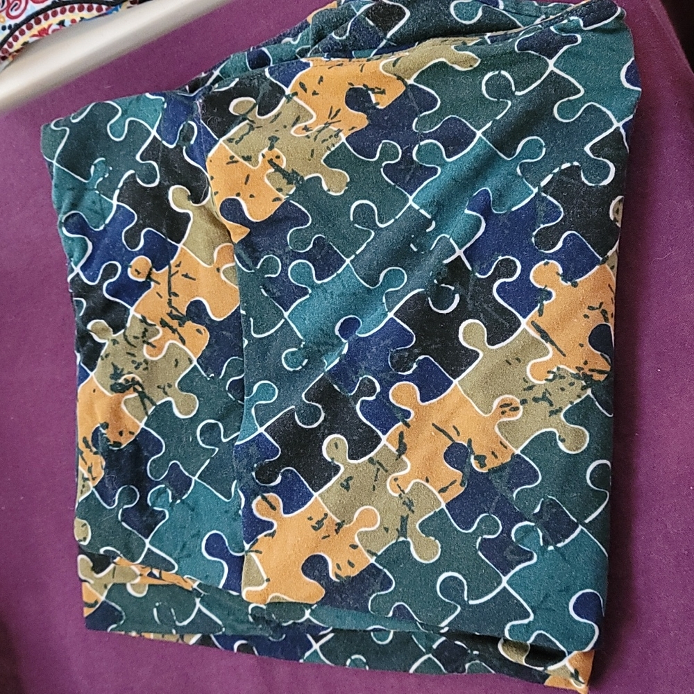 Lularoe Autism Tall and Curvy leggings